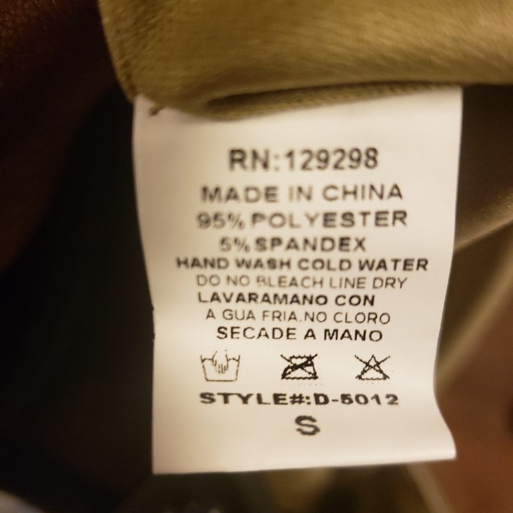 Clothes - Picture 3 of 3